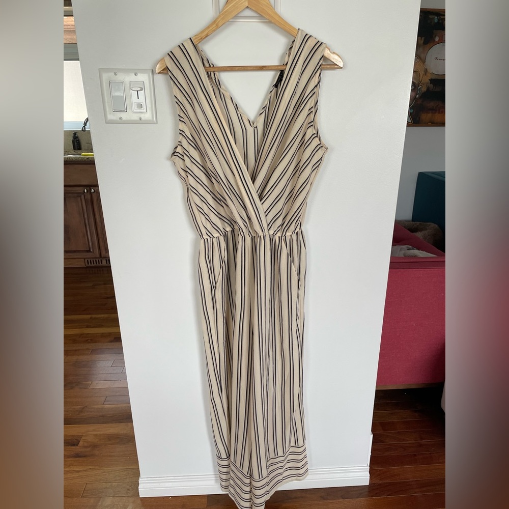 Perfect summer jumpsuit. Size medium.